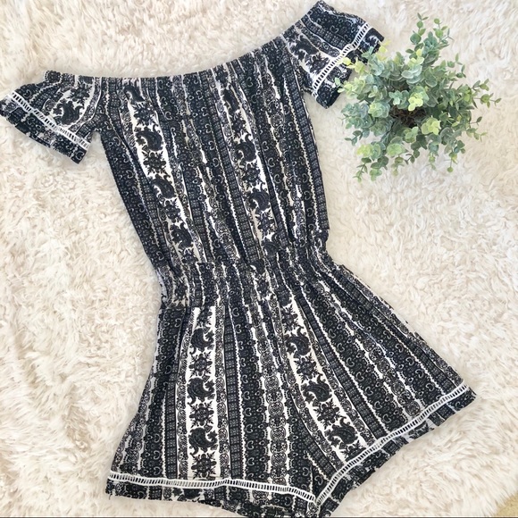 shosho Pants - Shosho Black & White Print Romper size L